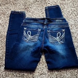 Size 5, Wallflower Capris